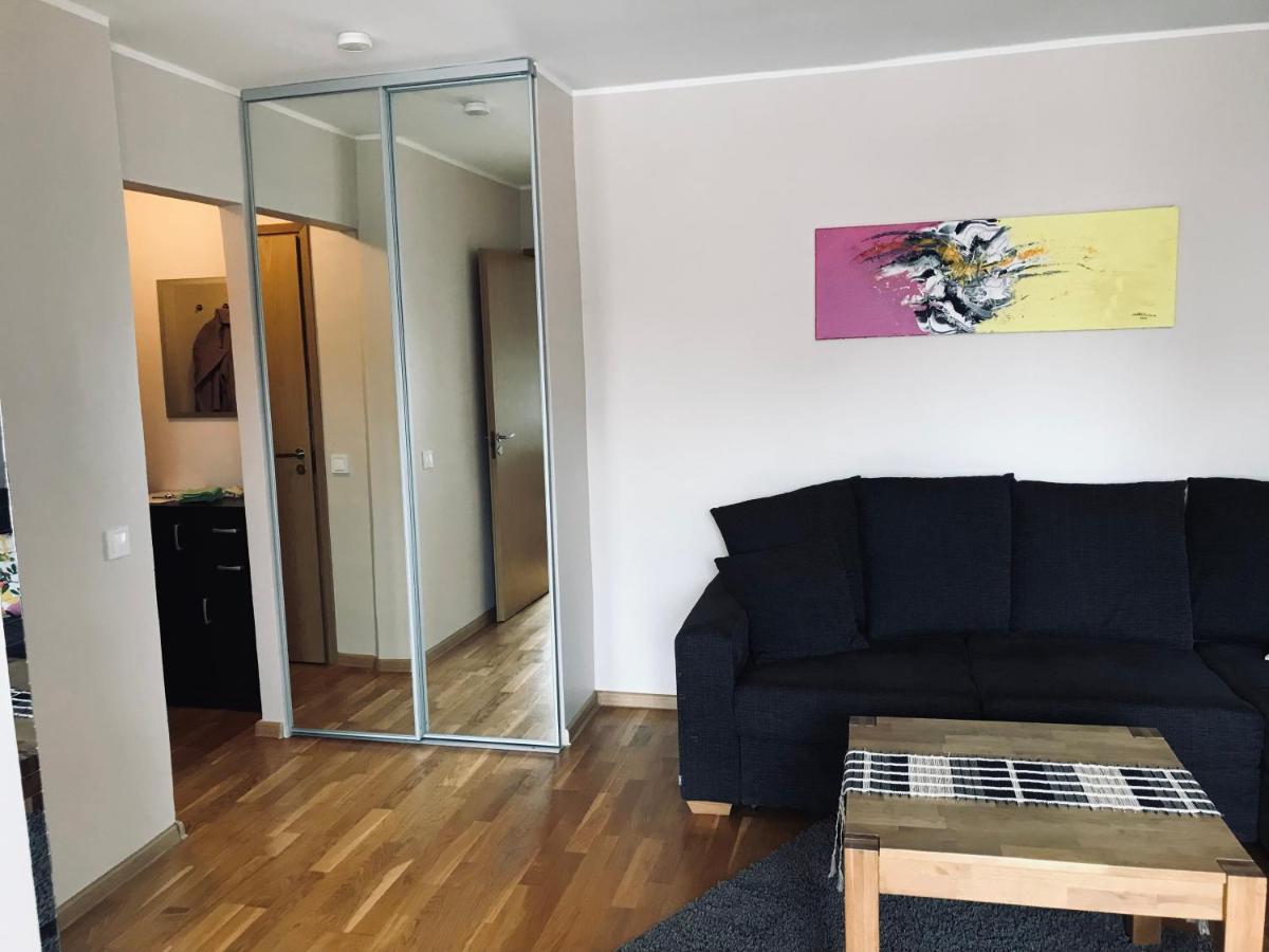 Cozy City Central Apartment, Free Parking Tallinn Bagian luar foto