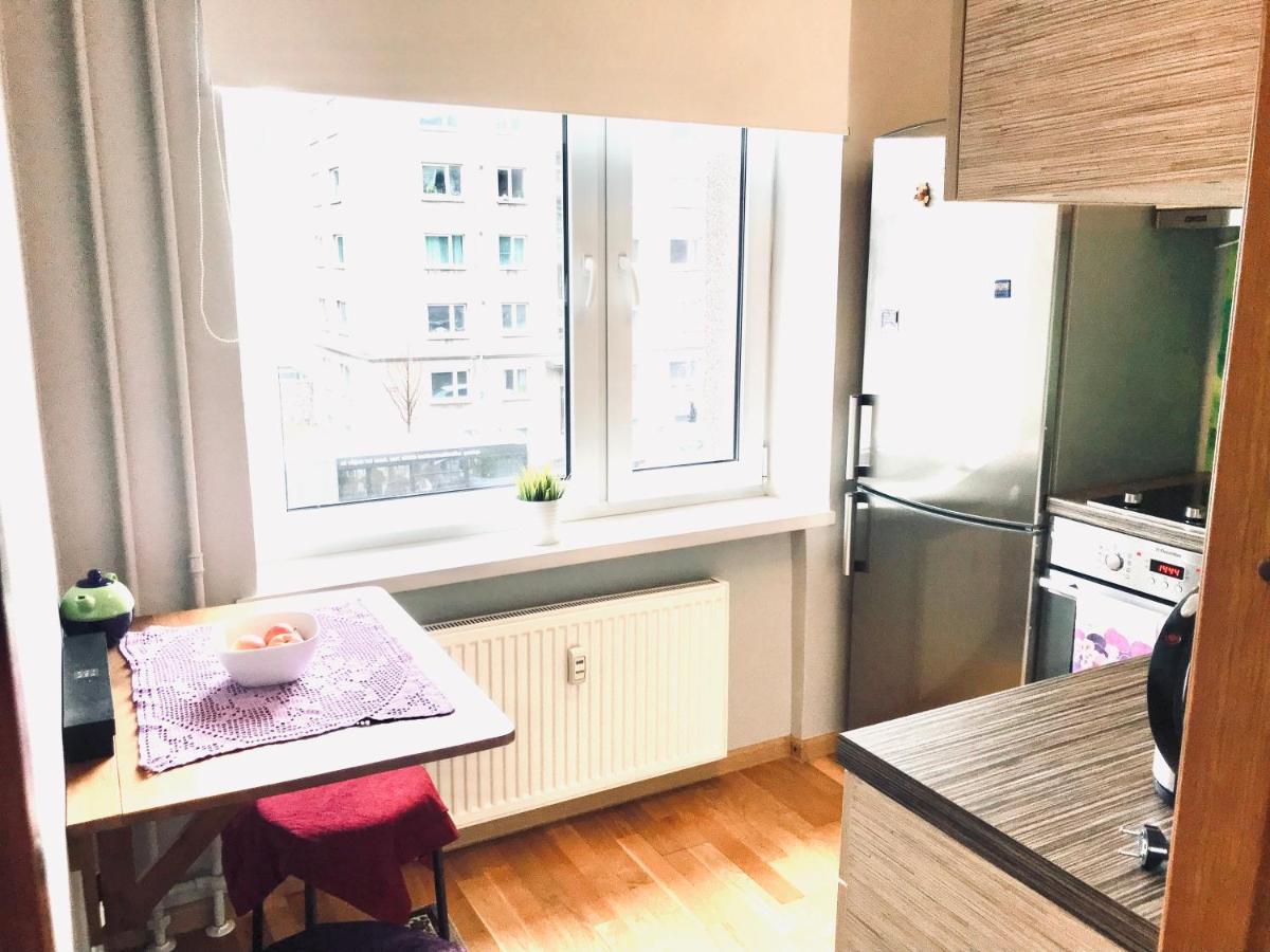 Cozy City Central Apartment, Free Parking Tallinn Bagian luar foto