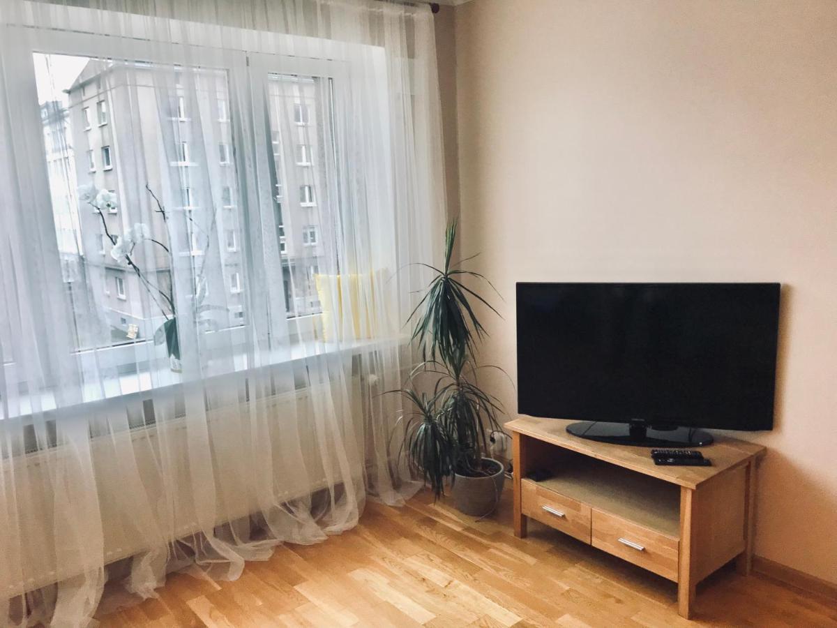 Cozy City Central Apartment, Free Parking Tallinn Bagian luar foto